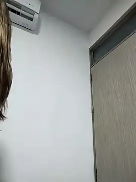 cuteluci  online show from 01/19/25, 12:28