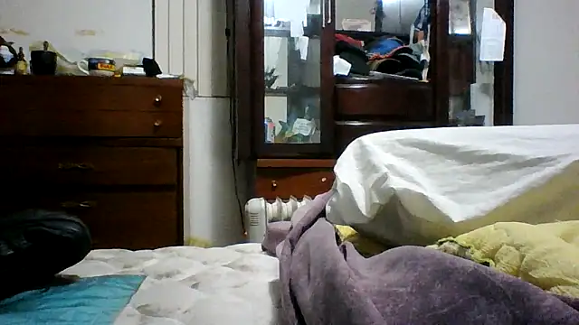 Emilylyn2501 online show from 12/21/24, 08:43