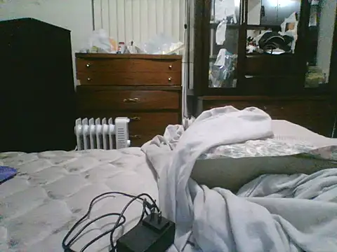 Emilylyn2501 online show from 11/11/25, 02:44