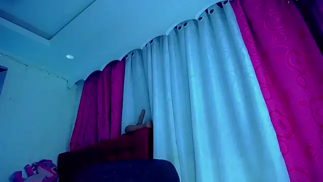 NahomiCamper online show from 09/09/25, 04:23