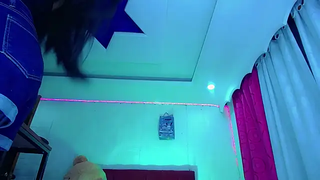 NahomiCamper online show from 03/24/26, 01:21