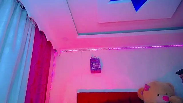 NahomiCamper online show from 03/31/26, 10:21