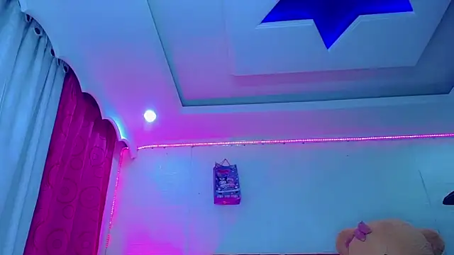 NahomiCamper online show from 04/07/26, 12:33