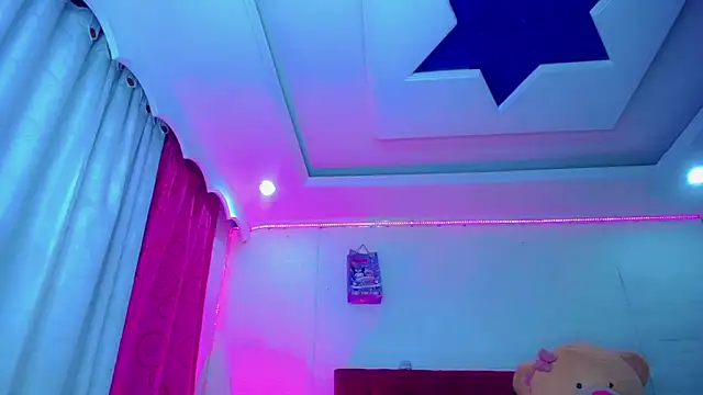 NahomiCamper online show from 04/11/26, 09:30