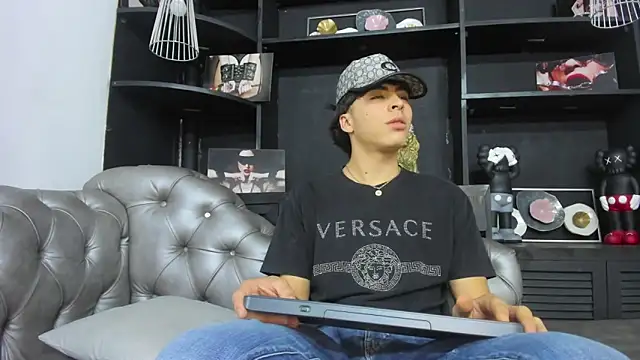 HeellBoy  online show from 10/16/25, 08:54