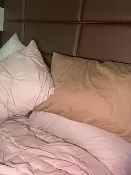 CrownedNyaries online show from 01/02/25, 02:35