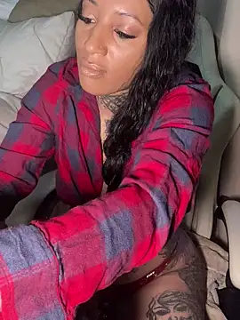 CrownedNyaries online show from 01/08/25, 07:03