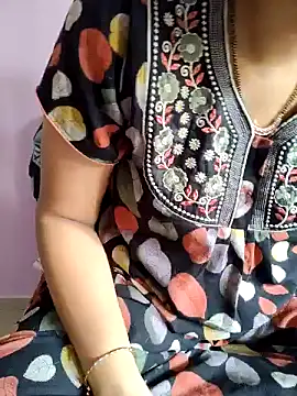 Snapshot of samitasharma chatting on 02/10/25, 05:58 samitasharma online show from 02/10/25, 05:58