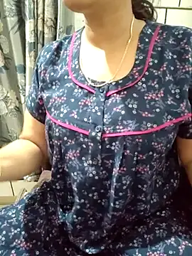 Snapshot of samitasharma chatting on 03/10/25, 02:26 samitasharma online show from 03/10/25, 02:26