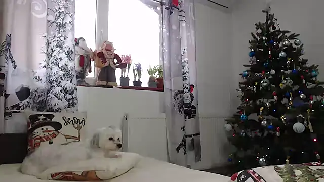 Snapshot of SweetMaddy888 chatting on 12/31/24, 07:10 SweetMaddy888 online show from 12/31/24, 07:10