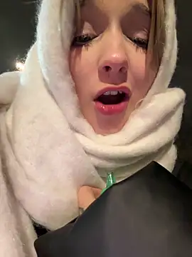 Baby Tiny online show from 01/26/25, 04:20