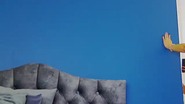 CelineMeyerr online show from 10/31/25, 06:25