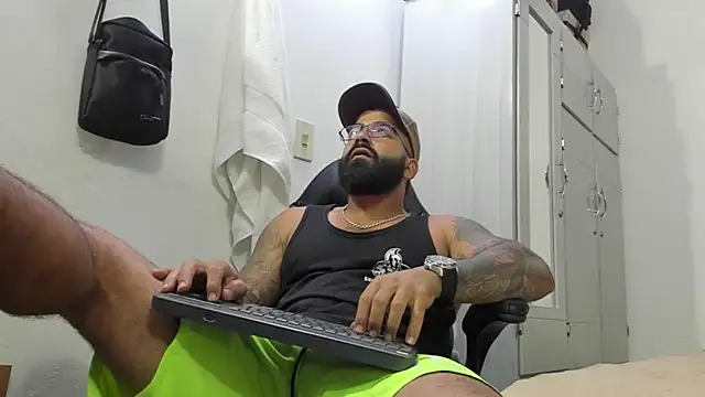 Snapshot of Lyon_vach chatting on 01/12/25, 12:18 Lyon vach online show from 01/12/25, 12:18