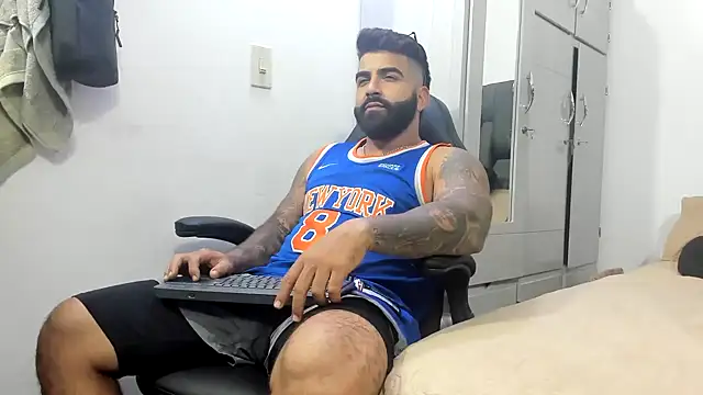 Snapshot of Lyon_vach chatting on 01/25/25, 02:15 Lyon vach online show from 01/25/25, 02:15