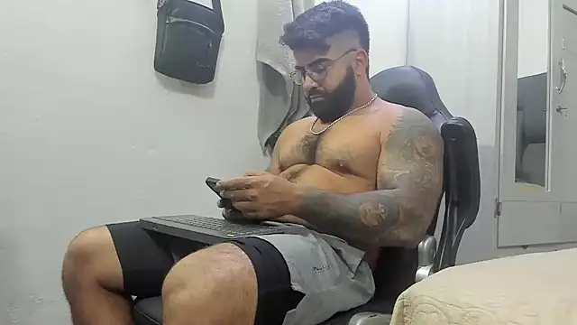 Snapshot of Lyon_vach chatting on 01/25/25, 10:28 Lyon vach online show from 01/25/25, 10:28