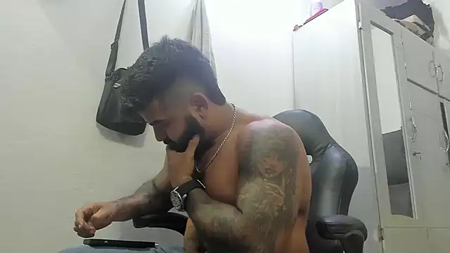 Snapshot of Lyon_vach chatting on 01/26/25, 06:58 Lyon vach online show from 01/26/25, 06:58