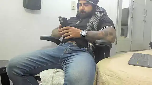 Snapshot of Lyon_vach chatting on 01/29/25, 07:53 Lyon vach online show from 01/29/25, 07:53