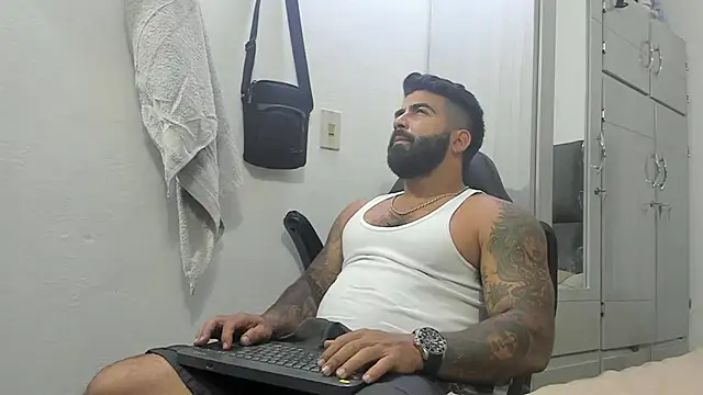 Snapshot of Lyon_vach chatting on 01/30/25, 02:49 Lyon vach online show from 01/30/25, 02:49