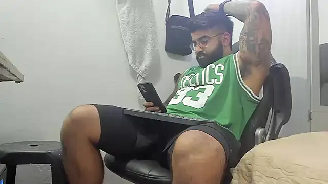 Snapshot of Lyon_vach chatting on 01/31/25, 01:33 Lyon vach online show from 01/31/25, 01:33