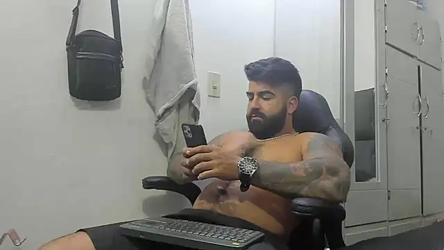 Snapshot of Lyon_vach chatting on 02/04/25, 03:47 Lyon vach online show from 02/04/25, 03:47