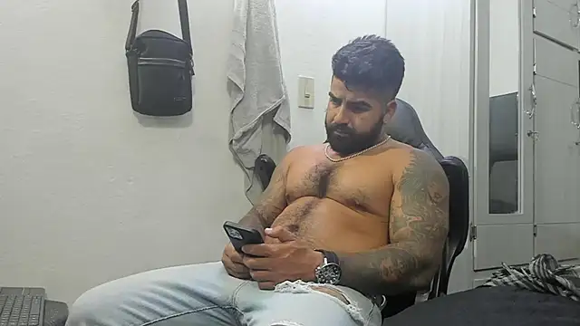 Snapshot of Lyon_vach chatting on 02/04/25, 06:49 Lyon vach online show from 02/04/25, 06:49