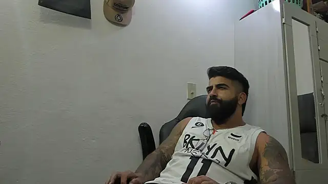 Snapshot of Lyon_vach chatting on 02/11/25, 03:40 Lyon vach online show from 02/11/25, 03:40