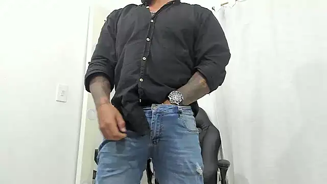 Snapshot of Lyon_vach chatting on 03/08/25, 07:09 Lyon vach online show from 03/08/25, 07:09