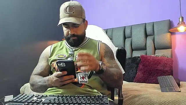 Snapshot of Lyon_vach chatting on 09/10/25, 10:32 Lyon vach online show from 09/10/25, 10:32