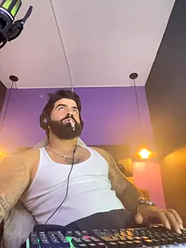 Snapshot of Lyon_vach chatting on 10/11/25, 07:34 Lyon vach online show from 10/11/25, 07:34