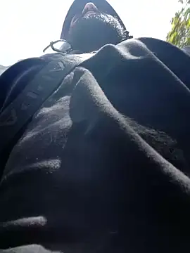 Snapshot of Lyon_vach chatting on 10/25/25, 04:24 Lyon vach online show from 10/25/25, 04:24