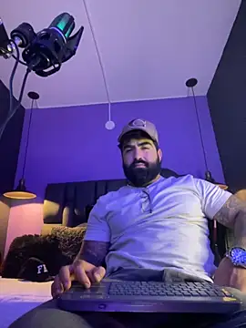 Snapshot of Lyon_vach chatting on 10/27/25, 08:46 Lyon vach online show from 10/27/25, 08:46