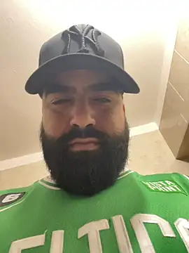 Snapshot of Lyon_vach chatting on 11/20/25, 01:00 Lyon vach online show from 11/20/25, 01:00