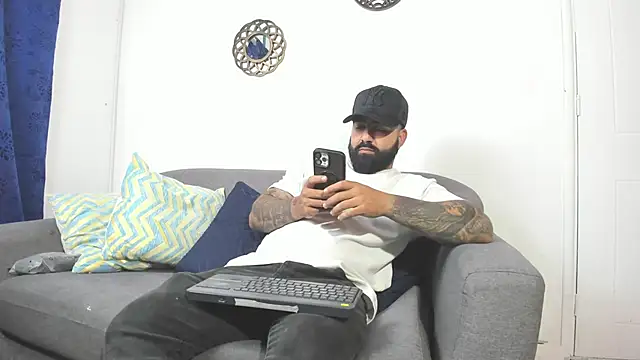 Snapshot of Lyon_vach chatting on 05/10/26, 12:05 Lyon vach online show from 05/10/26, 12:05