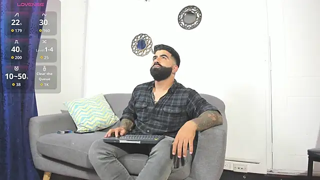 Snapshot of Lyon_vach chatting on 05/17/26, 03:15 Lyon vach online show from 05/17/26, 03:15