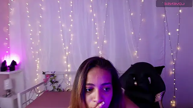 Abigail Wilson  online show from 02/01/25, 08:05