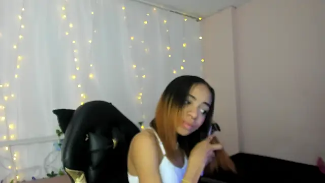 Abigail Wilson  online show from 02/04/25, 08:28