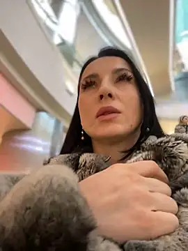 Snapshot of Roxana-Sexy chatting on 12/12/24, 09:30 Roxana-Sexy online show from 12/12/24, 09:30