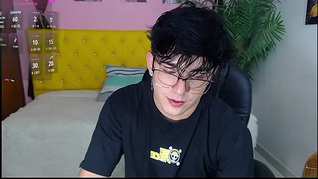 Snapshot of nolan_twink1 chatting on 01/21/25, 08:54 nolan twink1 online show from 01/21/25, 08:54