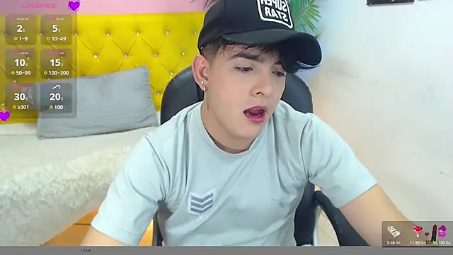 Snapshot of nolan_twink1 chatting on 01/29/25, 06:18 nolan twink1 online show from 01/29/25, 06:18