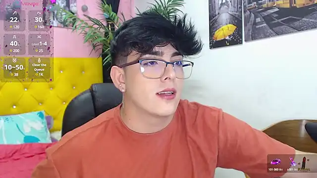 Snapshot of nolan_twink1 chatting on 01/31/25, 08:43 nolan twink1 online show from 01/31/25, 08:43