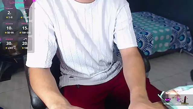 Snapshot of nolan_twink1 chatting on 02/05/25, 05:42 nolan twink1 online show from 02/05/25, 05:42