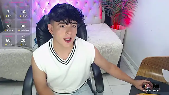 Snapshot of nolan_twink1 chatting on 09/10/25, 05:57 nolan twink1 online show from 09/10/25, 05:57