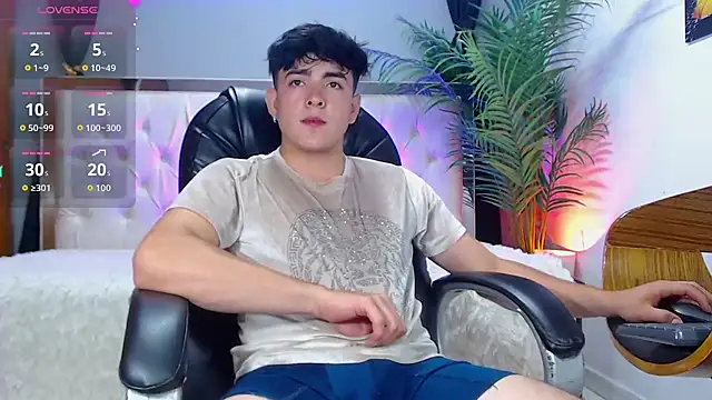 Snapshot of nolan_twink1 chatting on 09/11/25, 06:19 nolan twink1 online show from 09/11/25, 06:19