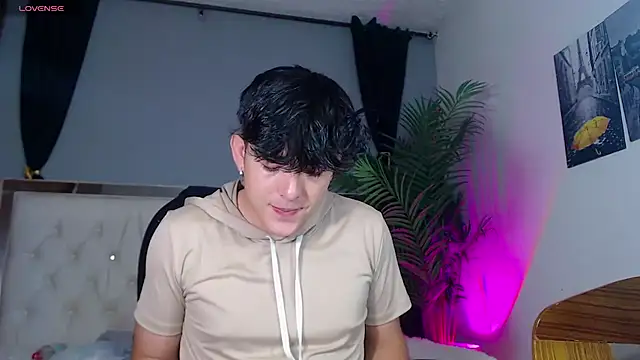 Snapshot of nolan_twink1 chatting on 09/19/25, 06:08 nolan twink1 online show from 09/19/25, 06:08