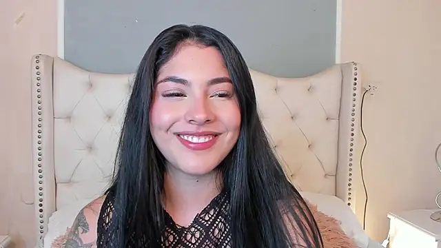 Snapshot of Mia_Elowen chatting on 02/12/25, 12:58 Mia Elowen online show from 02/12/25, 12:58