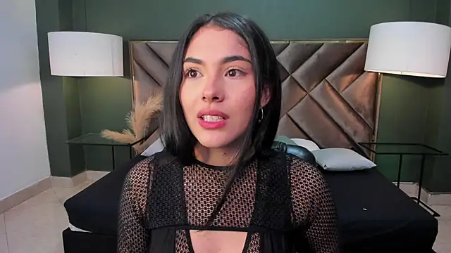 Snapshot of Mia_Elowen chatting on 02/26/25, 10:09 Mia Elowen online show from 02/26/25, 10:09