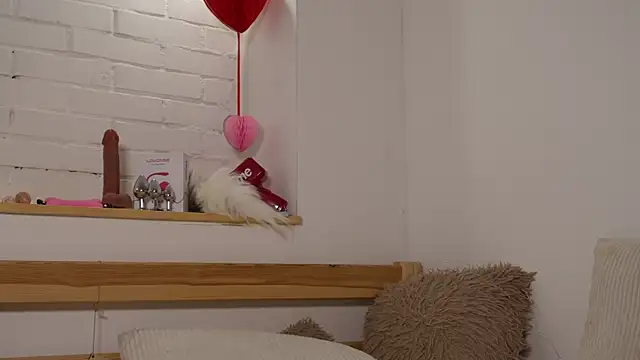 MonicaAsis online show from 12/30/24, 12:22