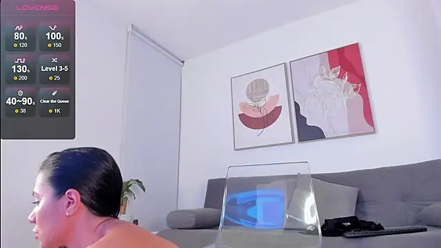 Snapshot of sofiiajones chatting on 10/19/25, 10:21 sofiiajones online show from 10/19/25, 10:21