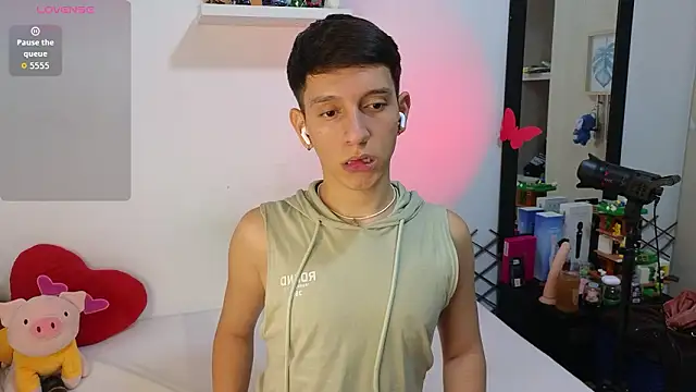 milky  boy  online show from 02/04/26, 05:35