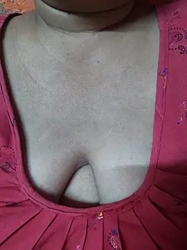 Snapshot of Rinki_Guptaa chatting on 03/07/25, 10:21 Rinki Guptaa online show from 03/07/25, 10:21